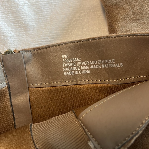 Never worn camel colored wide calf boots - size 9w - Picture 5 of 5